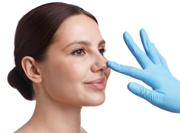 Top 5 Erros Que Deixam o Nariz Artificial Mesmo Após a Cirurgia